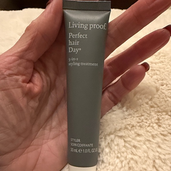 Living Proof Other - Living Proof Perfect Hair Day 5-in-1 Styling Treatment - Travel Size